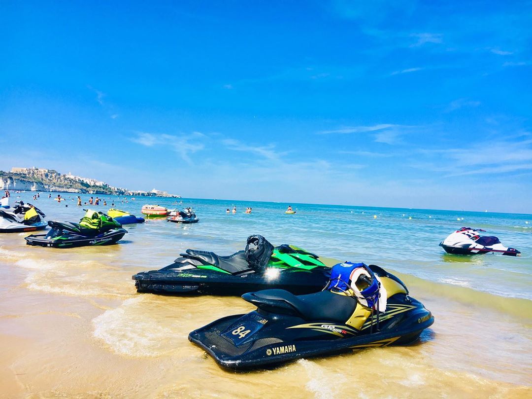 ATTRAZIONI ACQUATICHE: Moto d'acqua,pedalò,extreme,wow